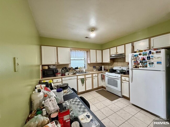 Building Photo - 252 Passaic Ave