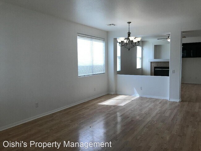 Foto del edificio - 4 br, 3 bath House - 9560 W Mesa Vista Ave