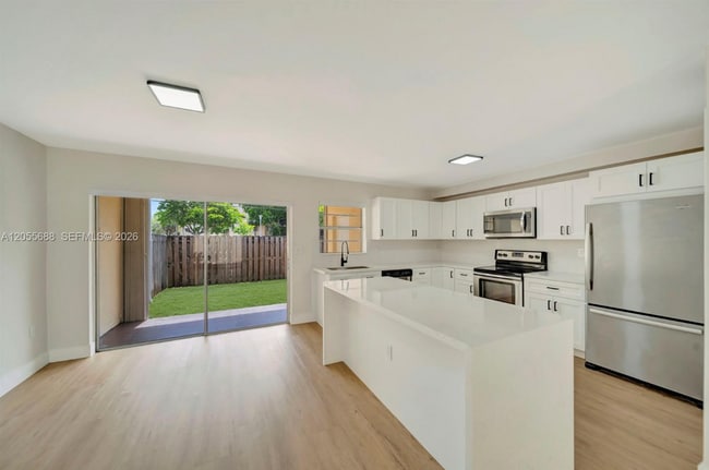 Building Photo - 8769 SW 137th Ave