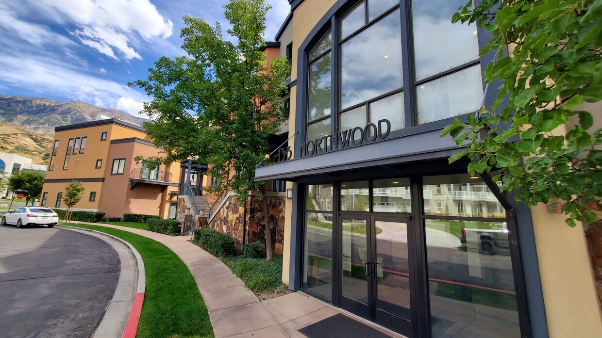 Foto principal - 133 W Northwood Ln