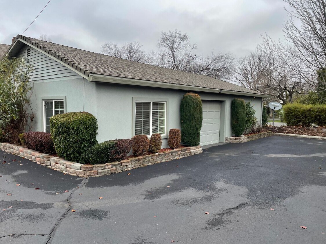 Foto principal - Nice 1 Bedroom 1 Bath Home-Garage