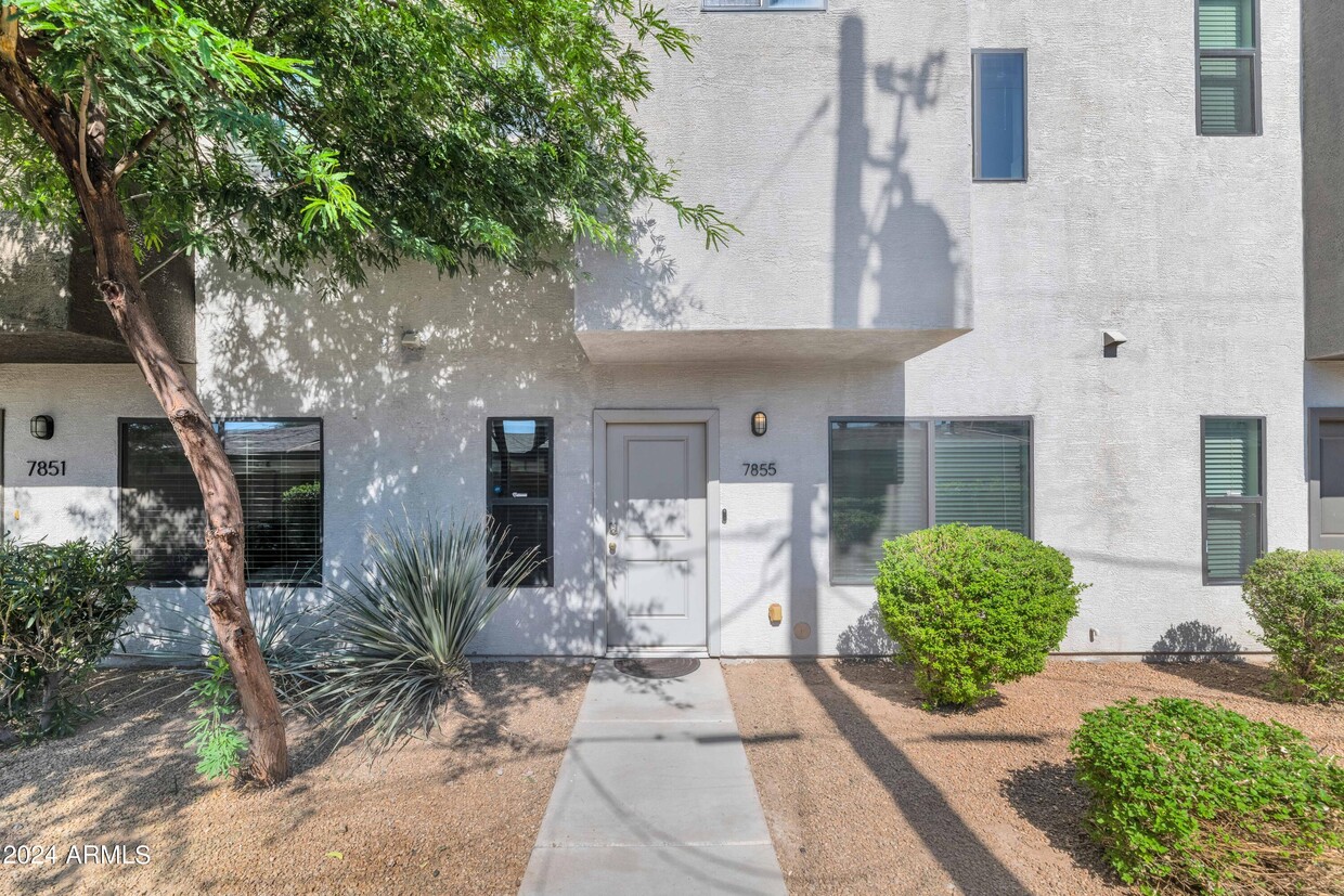Foto principal - 7855 N 20th Glen