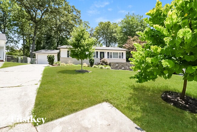 Foto del edificio - 503 Rosebriar Ct
