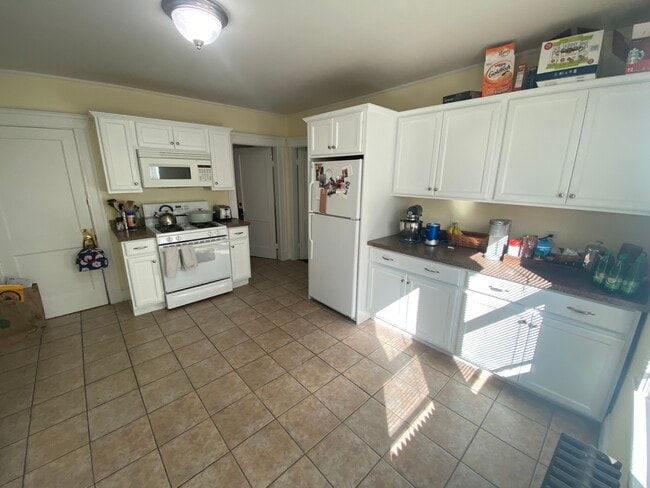 Building Photo - 15 Bolton St