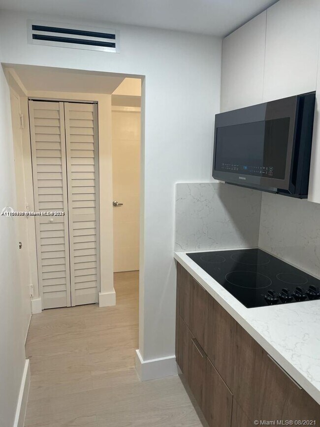 Foto del edificio - 1720 NW N River Dr