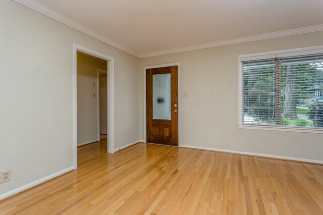 Foto del edificio - 1230 Timbergrove Ln