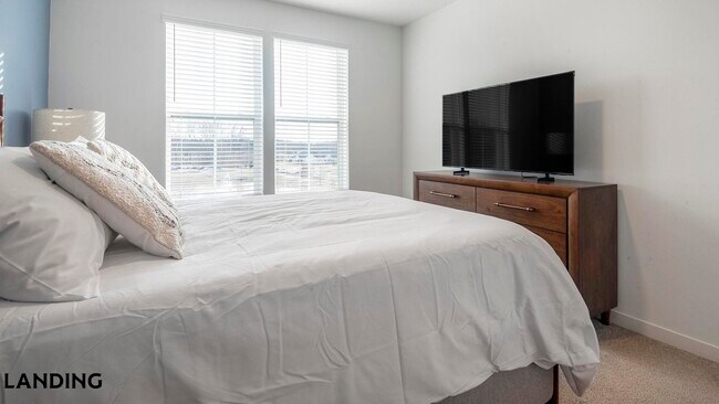 Building Photo - 4670 Merchants Park Cir