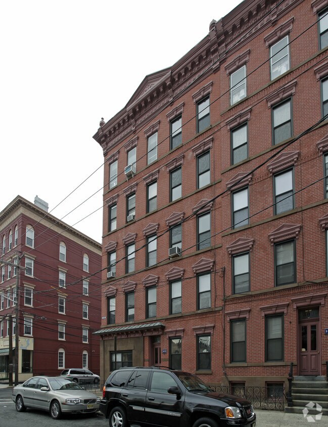 Foto del edificio - 800 Park Ave