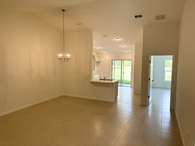 Building Photo - 7 Seton Place