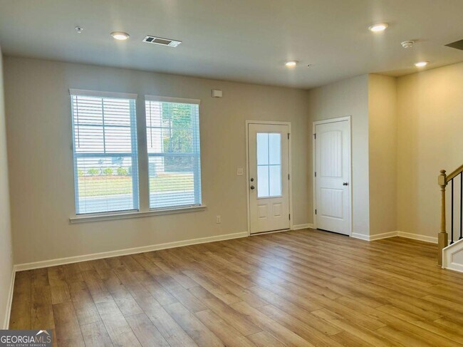 Foto del edificio - 140 Reese St