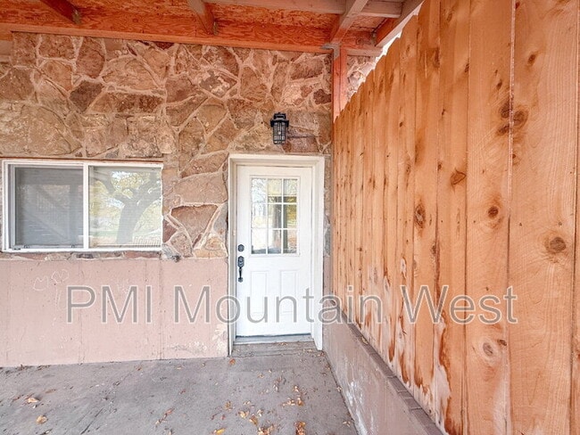 Building Photo - 678 S 650 W