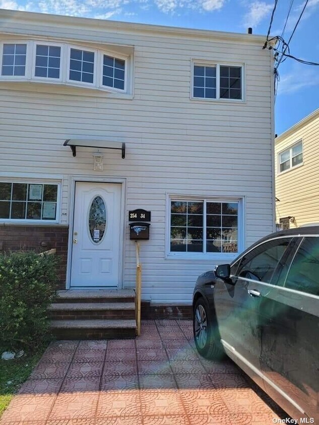 25434 Craft Ave, Queens, NY 11422 House Rental in Queens, NY