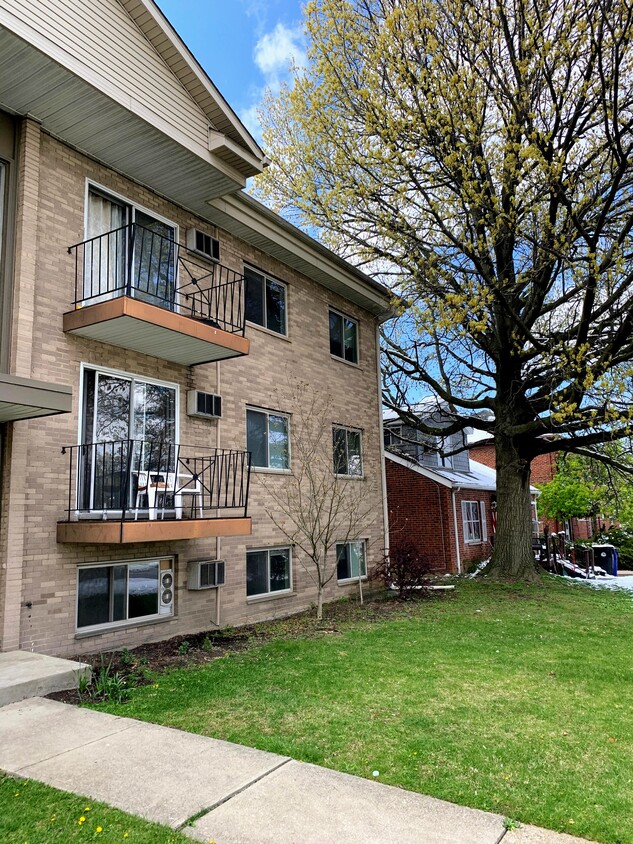 Primary Photo - 4800 Broadview Rd
