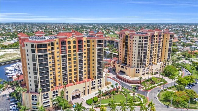 Foto del edificio - 5781 Cape Harbour Dr