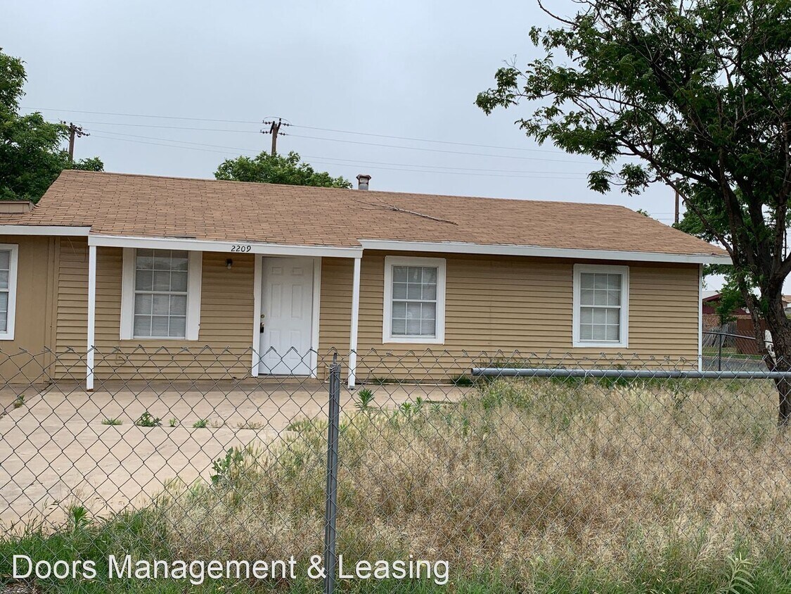 3 br, 1 bath House 2209 E. 29th Street House Rental in Lubbock, TX