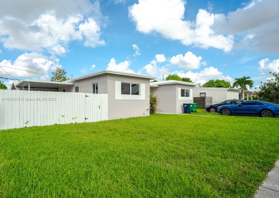 Foto principal - 1020 SW 74th Ave