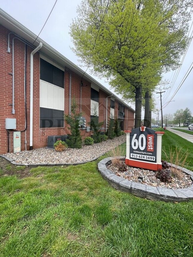 Building Photo - 6007 Barton St