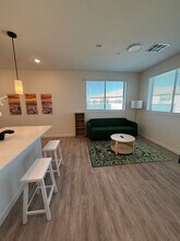 Building Photo - 5808 Boulder Hwy