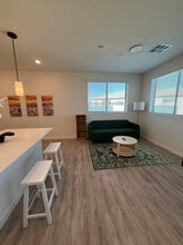 Building Photo - 5808 Boulder Hwy