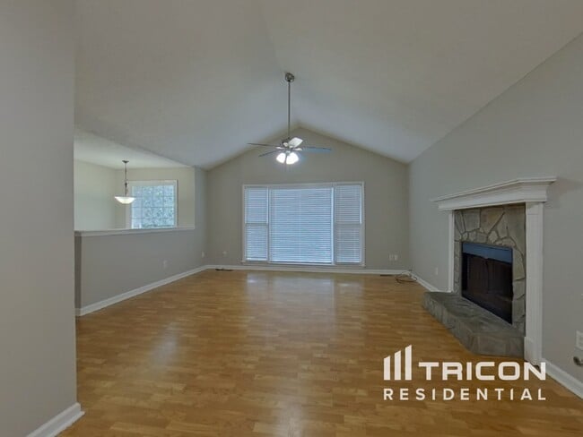 Building Photo - 3272 Greenhill Ct