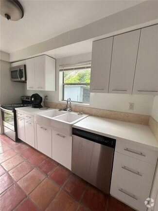 Building Photo - 3549 Loquat Ave
