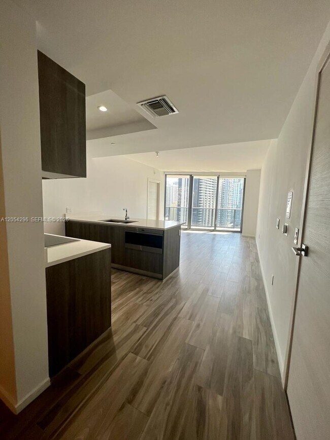 Building Photo - 801 S Miami Ave