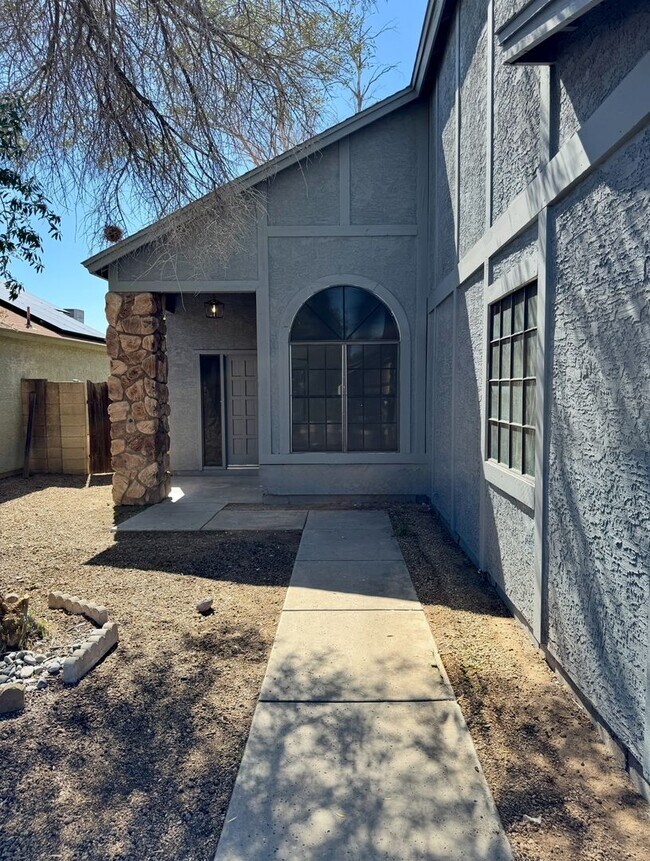 Foto del edificio - Remodeled 3 Bedroom/2.5 Bath 2 Story Home ...