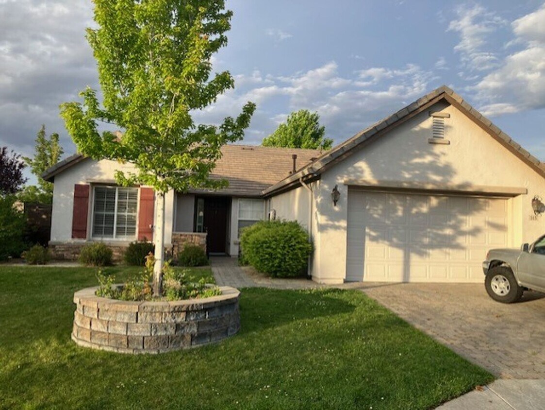 Foto principal - One Level Home in Curti Ranch