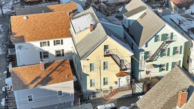 77 Delano St