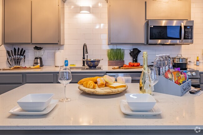 1 habitación, 1 baño - 550 pies cuadrados - Cocina y comedor - 67th Suites