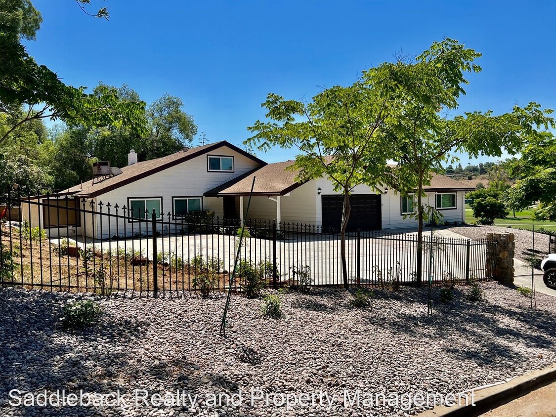 Primary Photo - 5 br, 2 bath House - 4888 Sedgwick Ave