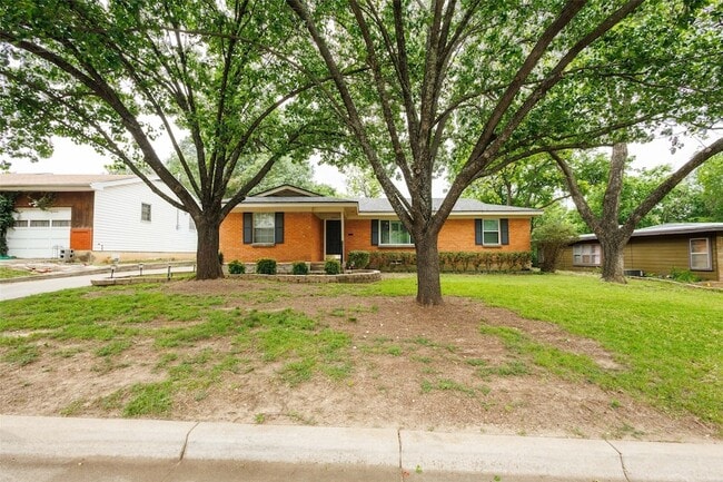 Building Photo - 3263 Bilglade Rd