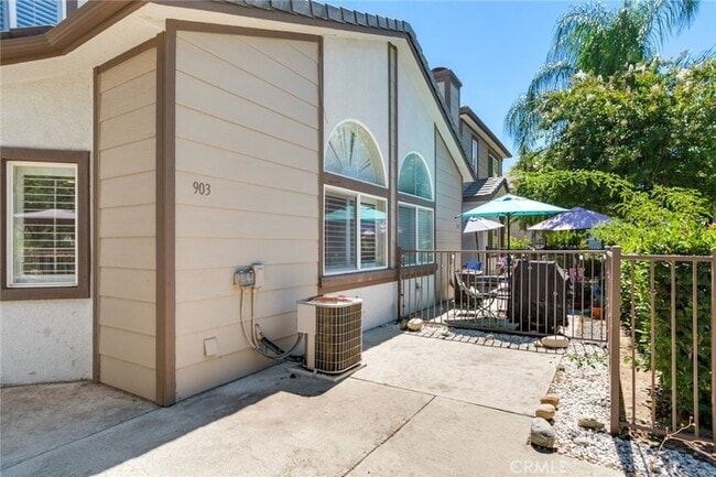 Building Photo - 1555 Orange Ave