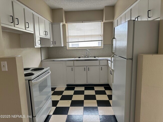 Foto del edificio - 3411 Hendricks Ave