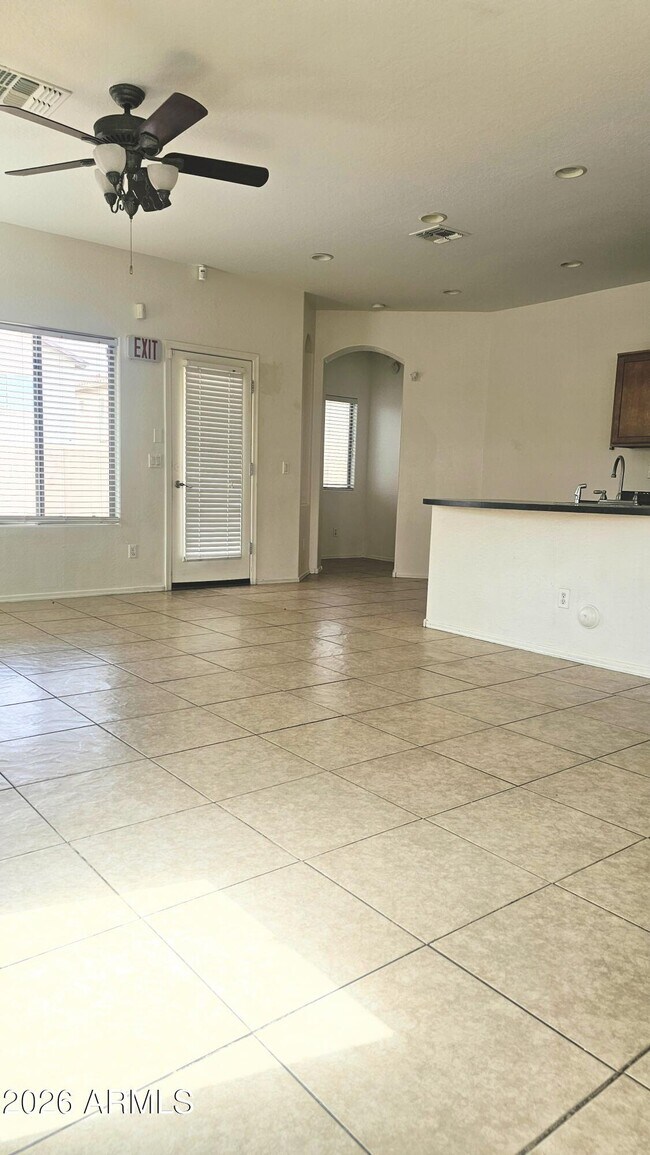 Foto del edificio - 9915 W Wier Ave