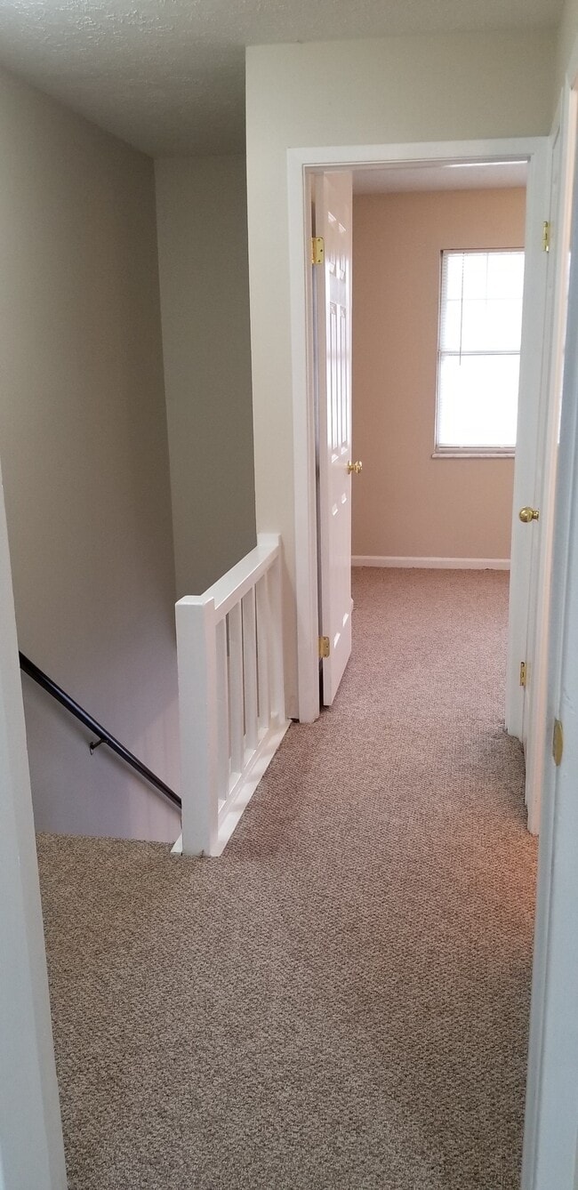 Building Photo - 1406 Sunset Dr