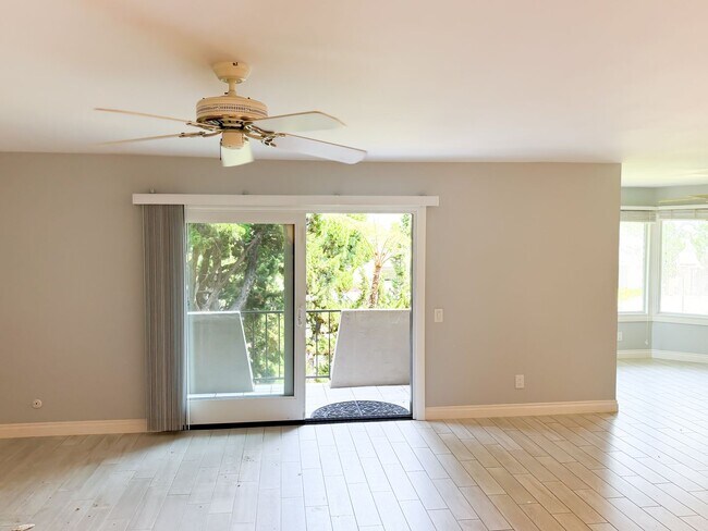 Building Photo - Del Mar Beach Club 2bd/2ba Condo