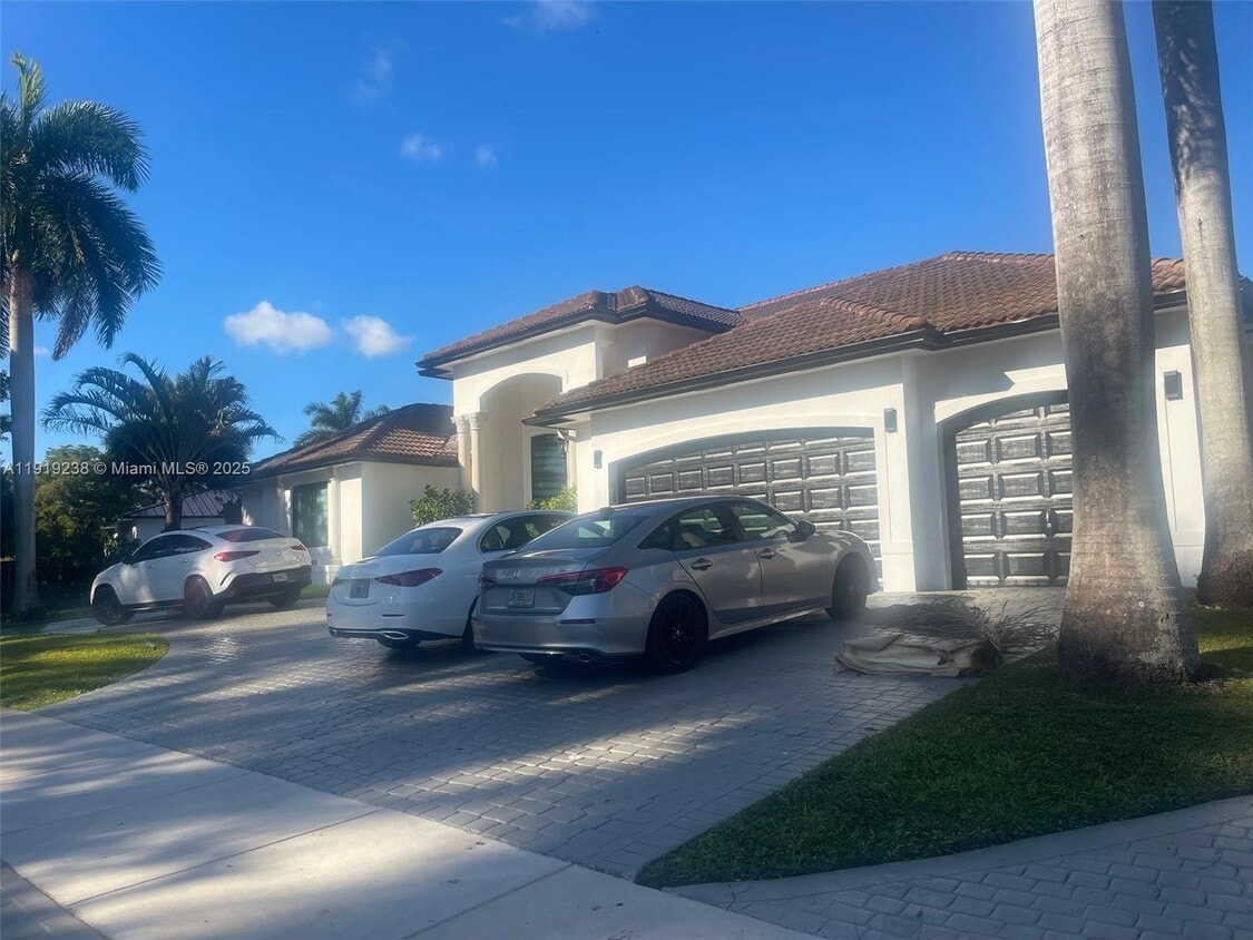 Foto principal - 8775 SW 164th St