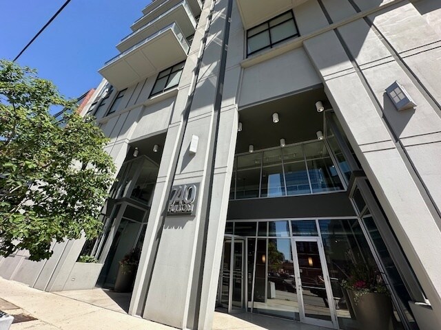Foto del edificio - 740 W Fulton St