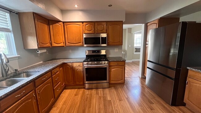 Kitchen - 5870 S Rock Creek Dr