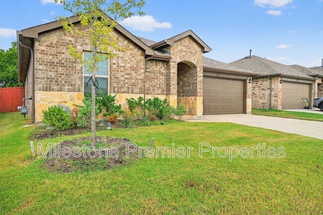 Foto del edificio - 2418 Burleson Rd