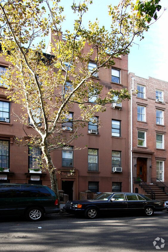 Building Photo - 126 Amity St