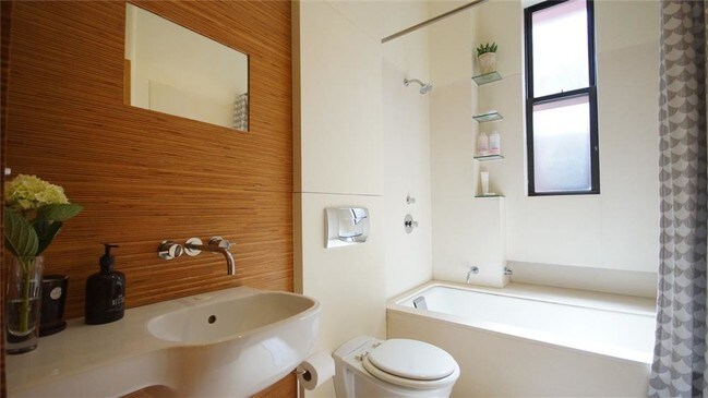 Foto del edificio - 223 W 21st St
