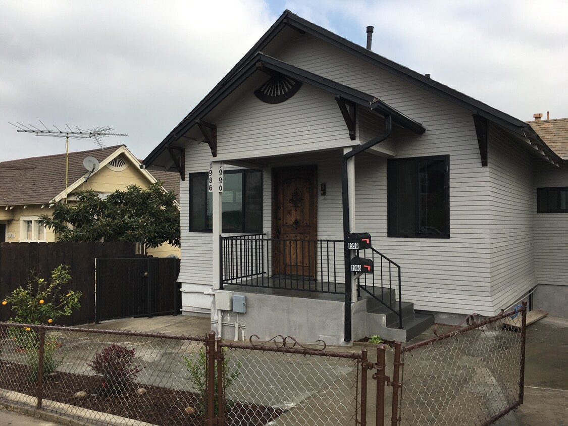 Foto principal - 1990 Ocean View Blvd