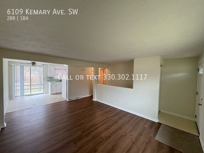 Building Photo - 2 Bedroom 1 Bathroom Duplex for rent