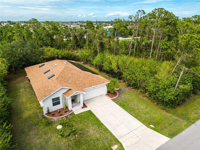Building Photo - 15509 Alsace Cir