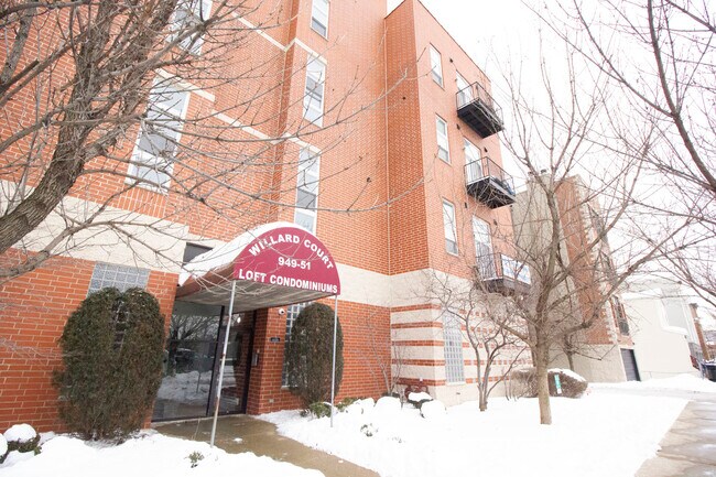 Building Photo - 949 N Willard Ct
