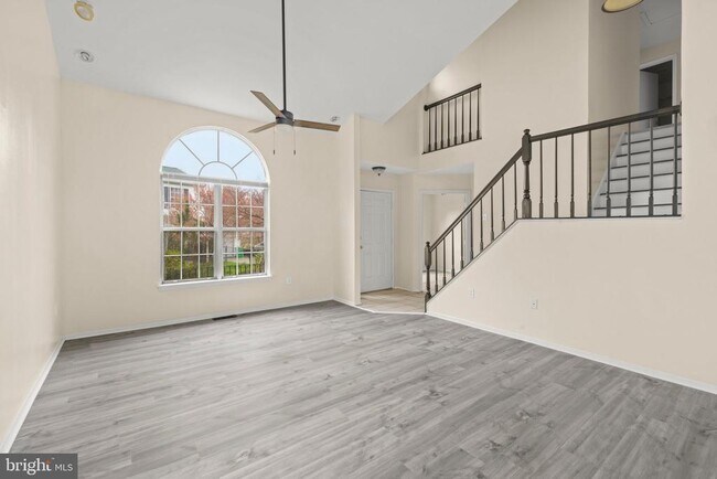 Building Photo - 7637 Seans Terrace