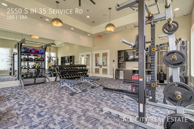 Building Photo - 2550 S IH 35 Service Rd