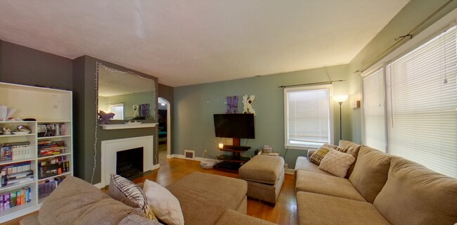 Foto del edificio - 2 Blocks to KSU Campus + Off-Street Parking + Fenced-in Backyard! Available August 1st!